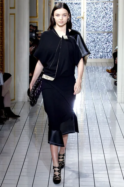 Look 15